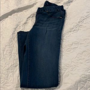 Liverpool pull-on legging size 12/31. EUC